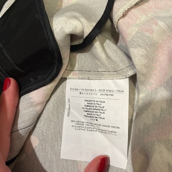 Etro Designer Italian Short Sleeve zip dress, size 40 - Picture 6 of 7